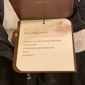 Marmot Jackets & Coats - NWT marmot women’s precip jacket size XL Marmot Jackets & Coats - NWT marmot women’s precip jacket size XL